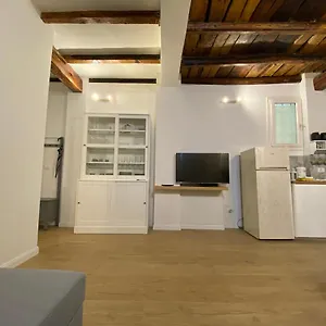 Il Cortile Tra I Portici Bologna