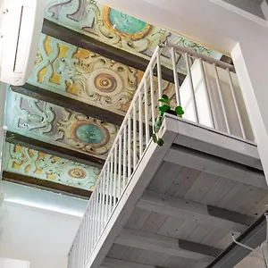  Appartamento Charming Frescoed Loft